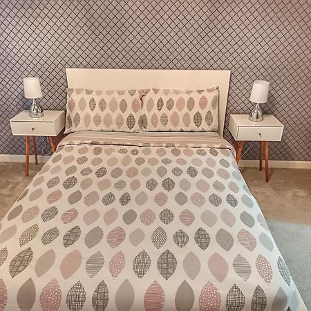 2 Bed City Centre Apt, Free Parking - Albert Clock, Customs House Belfast Esterno foto
