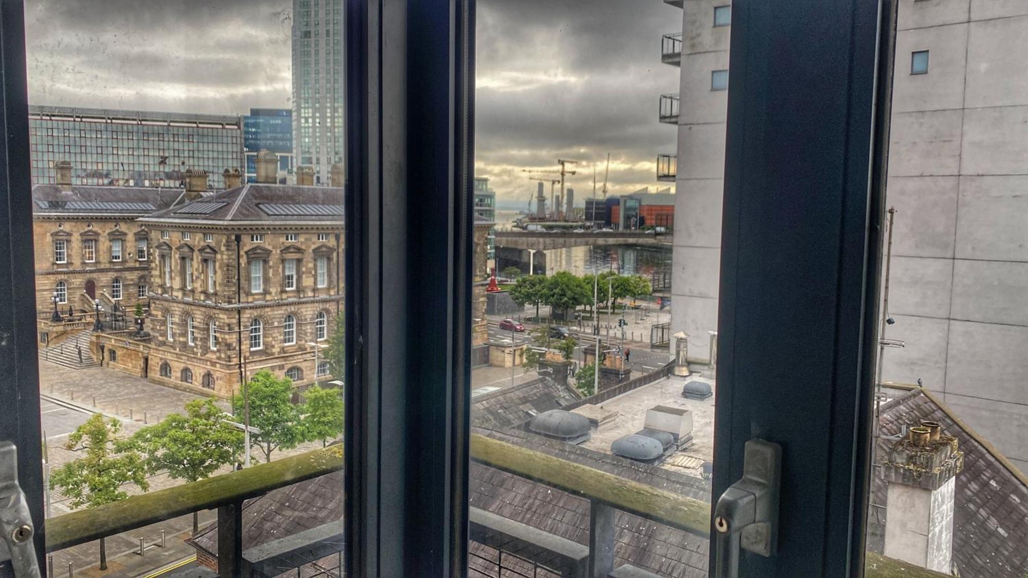 2 Bed City Centre Apt, Free Parking - Albert Clock, Customs House Belfast Esterno foto